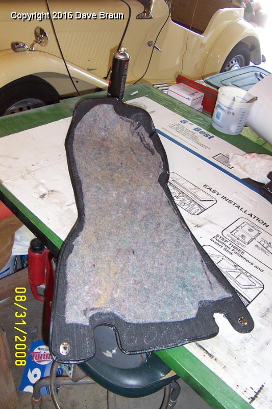 MGTD15470/Interior & Upholstery/Carpet/RH carpet under padding 01